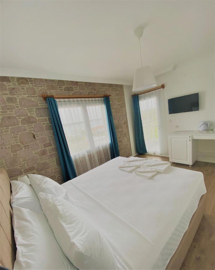 Cunda Kordon Otel ไอวาลิค ภายนอก รูปภาพ